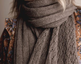 Blóma Shawl Knitting Pattern (PDF, German and English)
