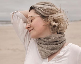 Perlur Scarf knitting pattern women's children's bandana scarf design download PDF in German