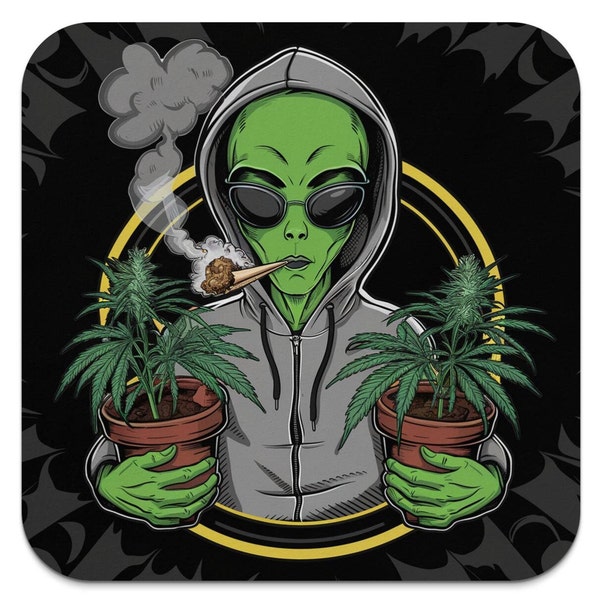 Alien Graphic Napkin Set, Smoking Extraterrestrial with Plants, Unique Kitchen Table Decor
