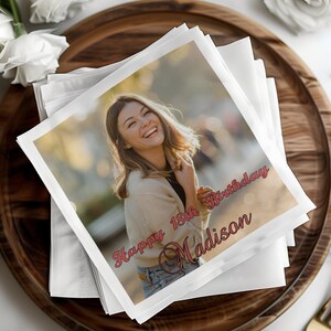 Tovaglioli personalizzati per il 18° compleanno, tovaglioli con foto personalizzati, tovaglioli per feste, tovaglioli &quot;Buon compleanno Madison&quot;, tovaglioli per celebrazioni, decorazioni per eventi