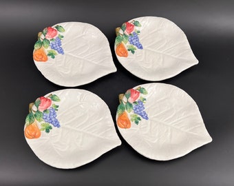 Piatti vintage in maiolica Bassano con foglie: decorazione di frutta in ceramica italiana, set da 4
