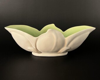Vintage Roselane Ceramic Planter #935: Mid-Century Modern Centerpiece