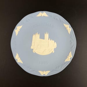 Vintage Wedgwood 1986 Christmas Plate: Blue Jasperware Canterbury Cathedral