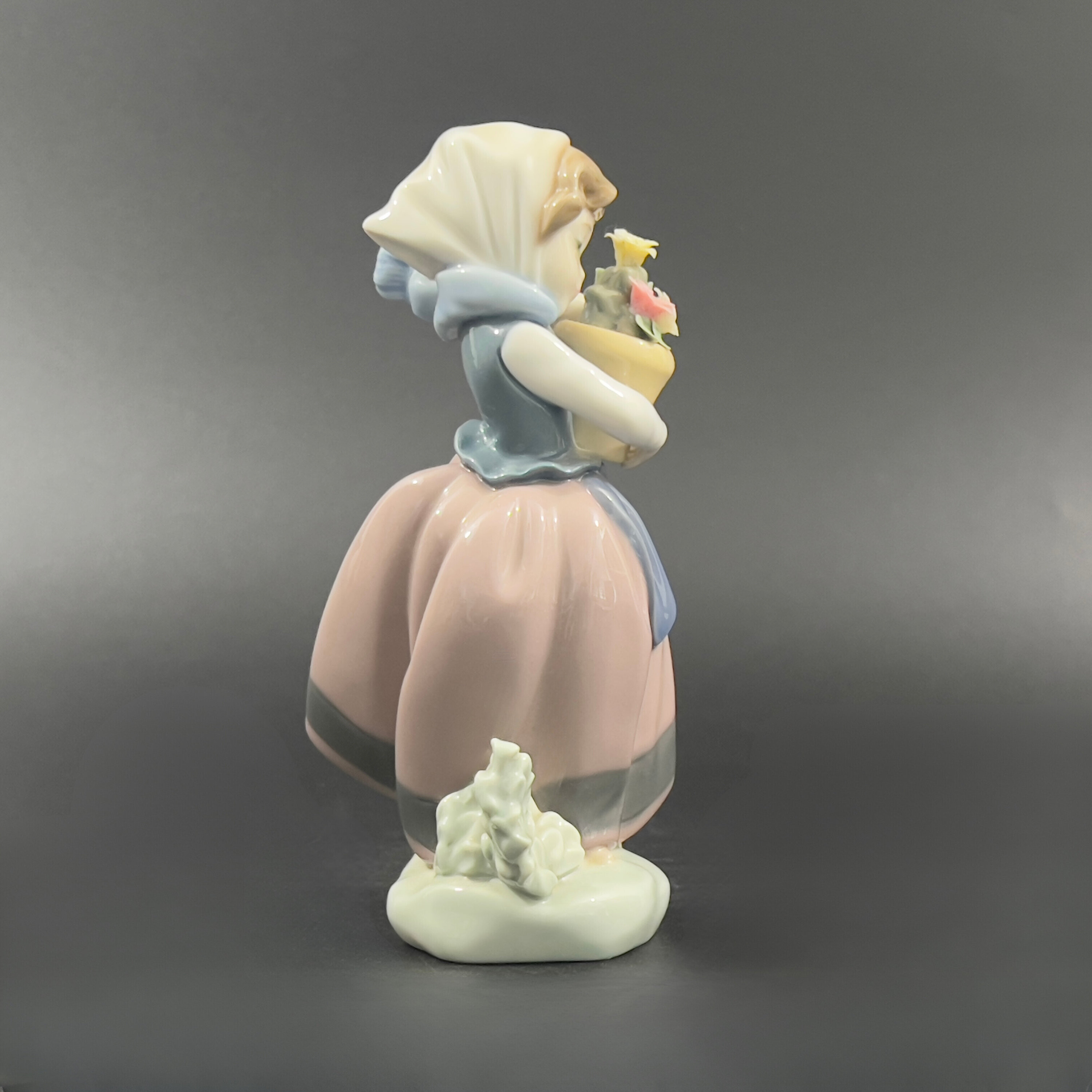 Vintage Lladro Figurine: 