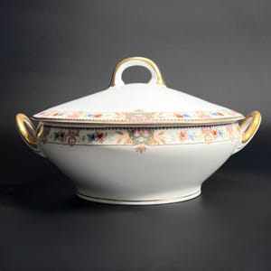 Vintage weiße Servierplatte mit Porzellanüberzug, 1926 C.T. Altwasser Germany Suppenterrine mit Griffen, Art Deco Tischdekoration, Weiße Suppenterrine