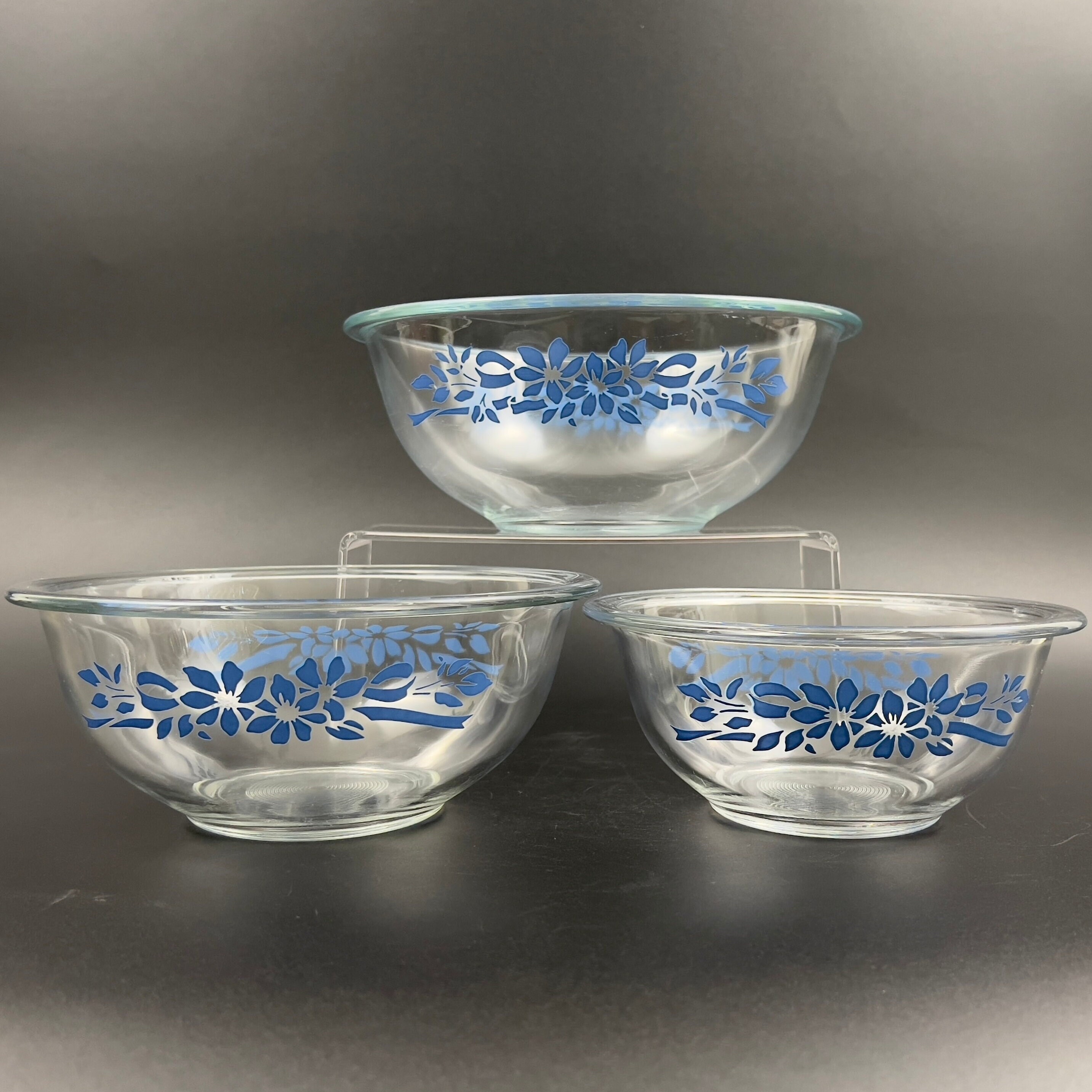 Set of 3 - Pyrex Blue Floral Clear Mixing Bowls, Clear Pyrex Blue Flowers &  Ribbon Set, Vintage Pyrex Blue Ribbon Bowls, Pyrex Collectable - Etsy UK