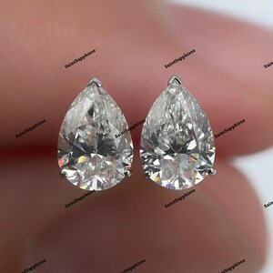 Solitaire Moissanite Stud Earring Pear Cut Moissanite Earring 1 + 1Ct White Moissanite Woman Earring White Gold Diamond Earring Gift For Her