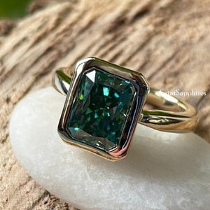 Radiant Cut Moissanite Ring 2.50 Ct Bezel Set Wedding Ring Radiant Green Moissanite Diamond Anniversary Ring Gift For Women Bridle Ring