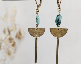 Modèle Naïa - Boucles d'oreilles élégantes de style bohème en laiton et pierre naturelle de turquoise africaine