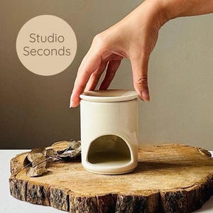 STUDIO SECONDEN aardewerk oliebrander - handgemaakt ivoorwit aardewerk was- en oliediffusor, minimalistisch interieurcadeau
