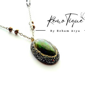 Enchanting Labradorite Necklace – Boho Chic Gemstone Pendant | Handmade Gold & Black Crystal Necklace | Unique Spiritual Jewelry
