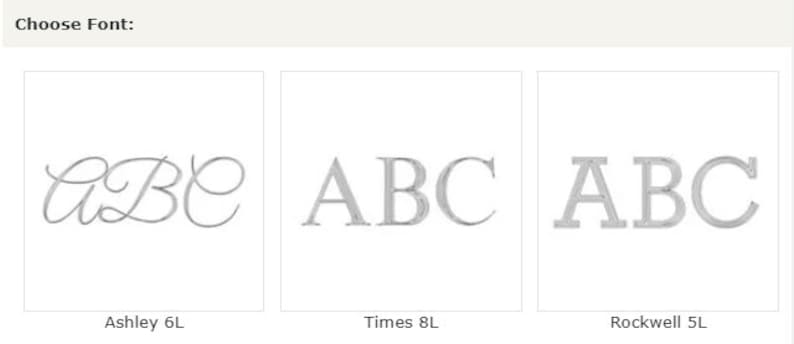 Puede incluir: Tres opciones de fuente para texto: Ashley 6L, Times 8L y Rockwell 5L. Cada fuente se muestra como "ABC" en un cuadro blanco.