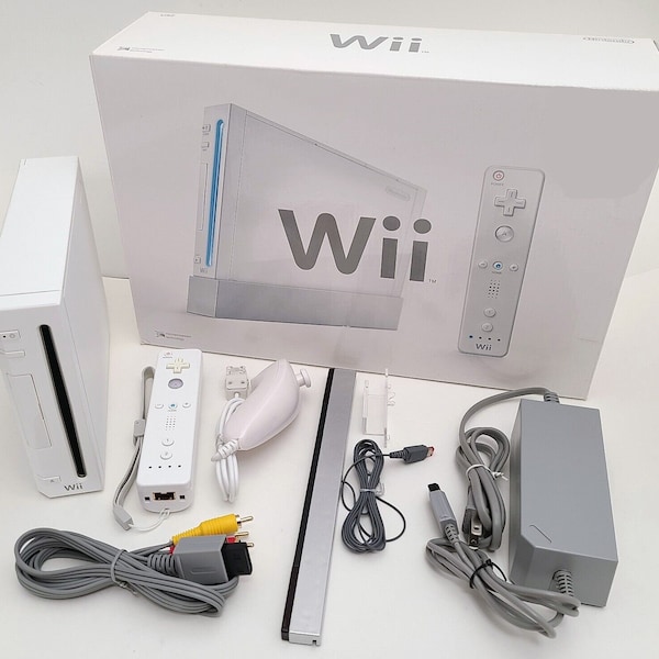 Nintendo Wii Video Game System RVL-001 Console Bundle Vintage Classic