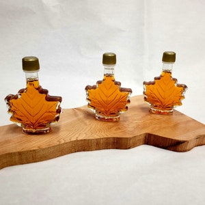 Edible Wedding Favors (24) Vermont Maple Syrup 50ml Glass Maple Leaf