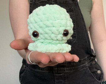 Crochet squish octobuddy