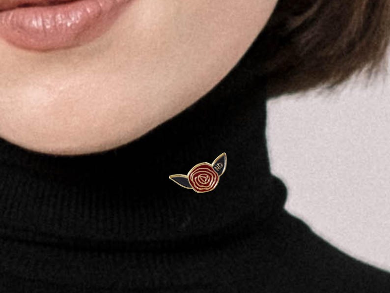Pin esmaltado Rosa Resistente – Accesorio de empoderamiento feminista imagen 2