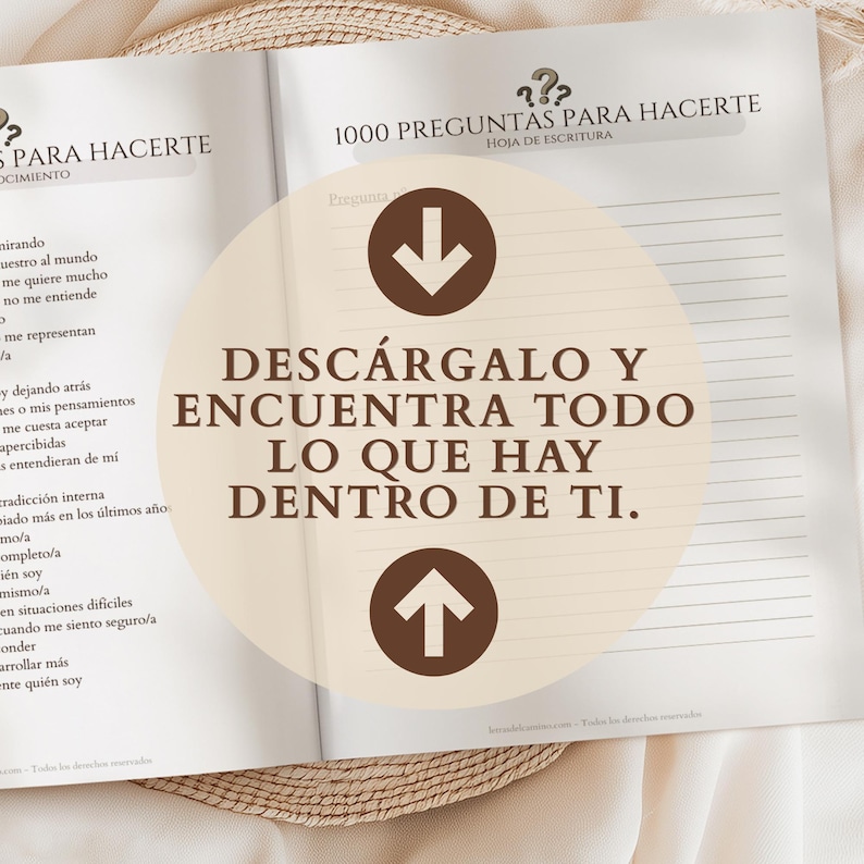 Imagen de cierre del diario digital en español con el texto "Descárgalo y encuentra todo lo que hay dentro de ti", mostrando las páginas interiores con 1000 preguntas de crecimiento personal.