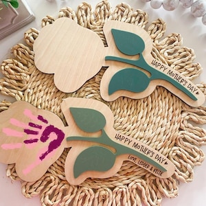 DIY Flower Handprint Sign | Mother's Day Sign | Mother's Day Gift | Handprint Sign | Gift for Mom | Gift for Grandma | Hands Down