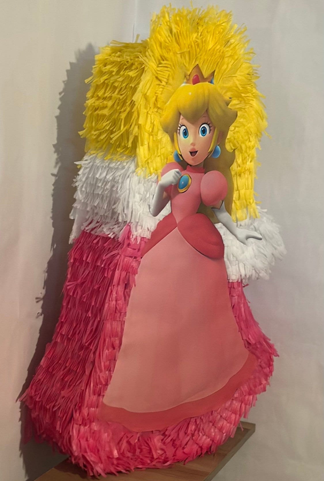 Princess Peach pinata! 27”x16”x4” Super Mario party supplies
