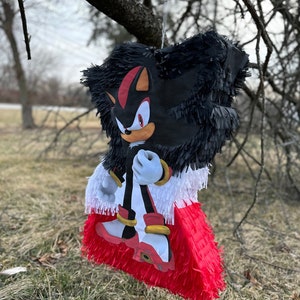 Shadow Pinata! 27”x 16”x 4” Shadow the Hedgehog party supplies