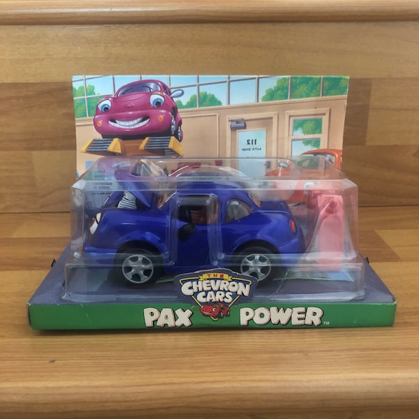 Vintage The Chevron Cars Pax Power Collectors Spielzeugauto Blauer Sportwagen mit Benzinkanister