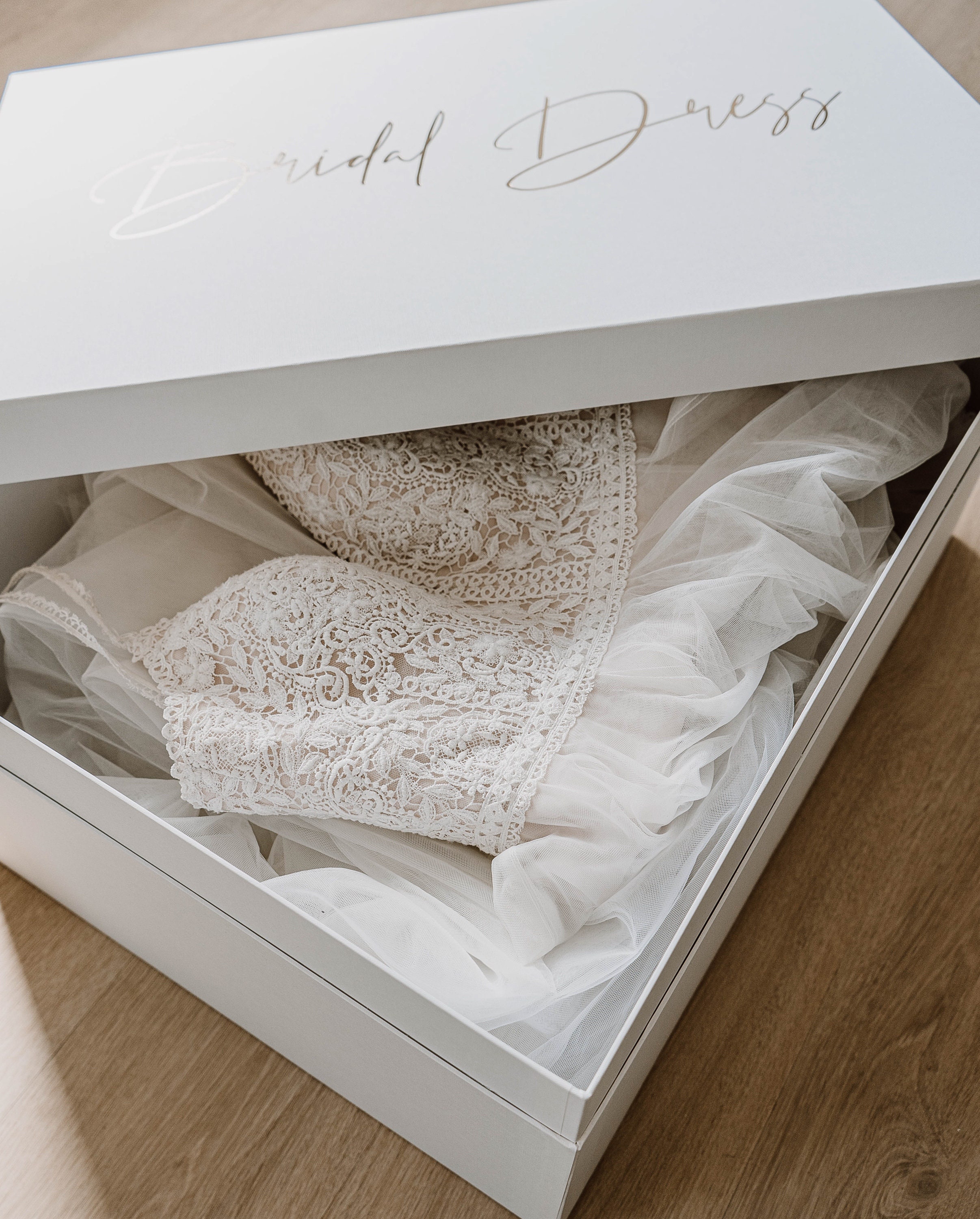 Premium Wedding Dress Box - Size L - for Storing Wedding Dresses - Etsy Premium Wedding Dress Box - Size L - for Storing Wedding Dresses - Etsy