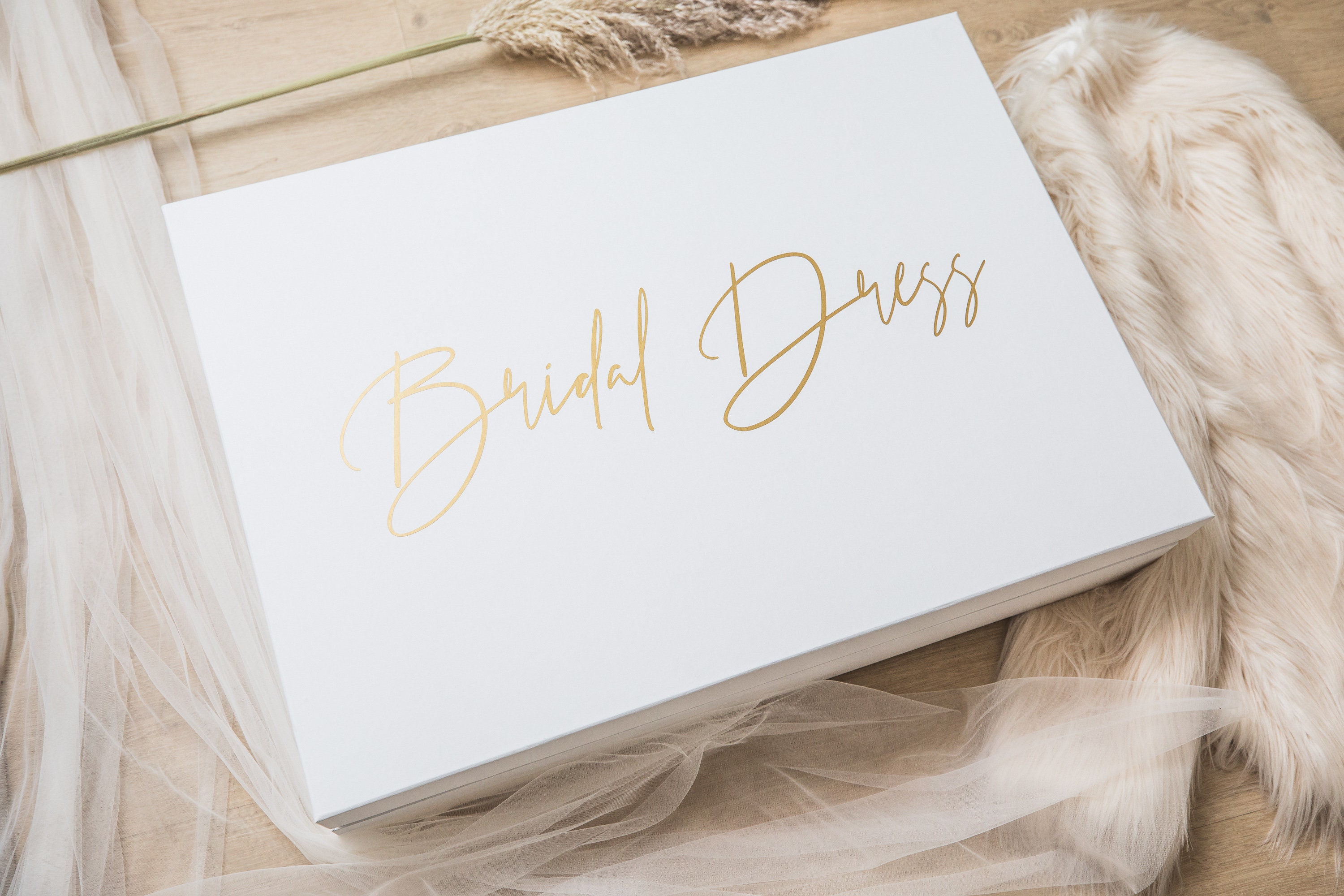 Wedding dress box Premium - size M - for storing wedding dresses
