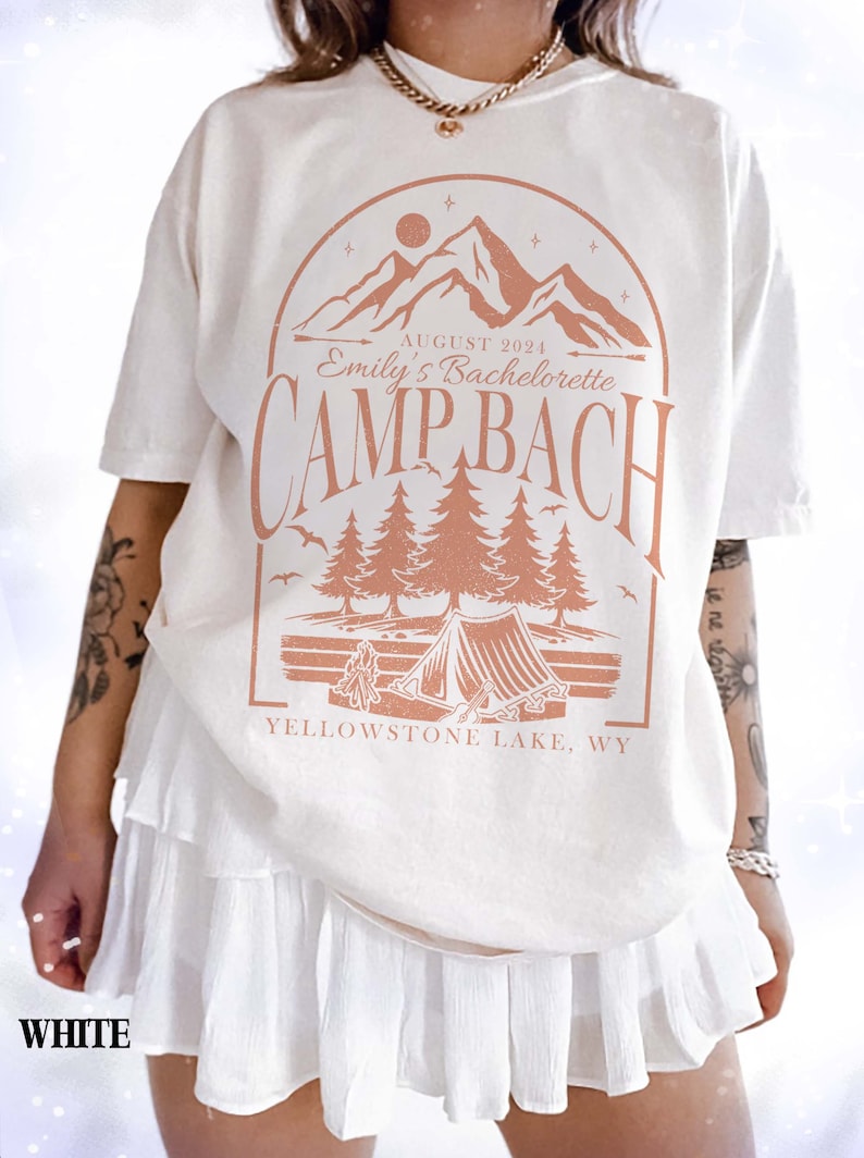 Camisa de despedida de soltera de campamento vintage, camisas de despedida de soltera de camping personalizadas, camiseta de novia de montaña al aire libre, regalos de fiesta nupcial con temática de lago retro senderismo imagen 2