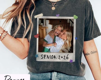 Camiseta Polaroid vintage personalizada para estudiantes de último año de 2026, camiseta de graduado de 2026 con foto, promoción de 2026, regalo de graduación personalizado, regalo para estudiantes de último año.