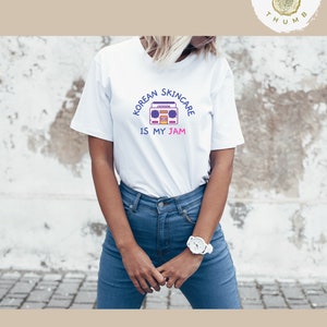 Korean Skincare is my Jam (Boom Box) Unisex Jersey Kurzarm T-Shirt