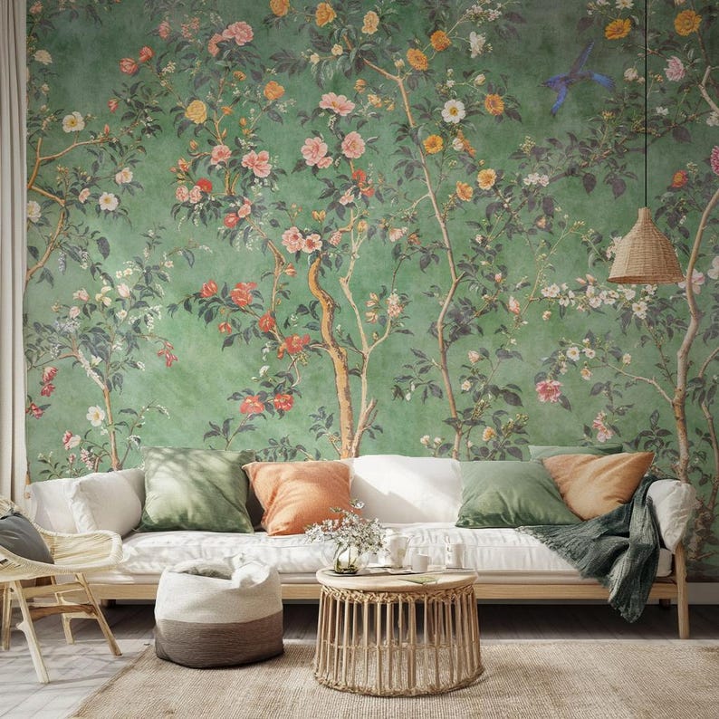 Grön Chinoiserie-tapet, Förtrollad asiatisk trädgård, Slanka träd och växter - Avtagbar, självhäftande stift och traditionell bild 1