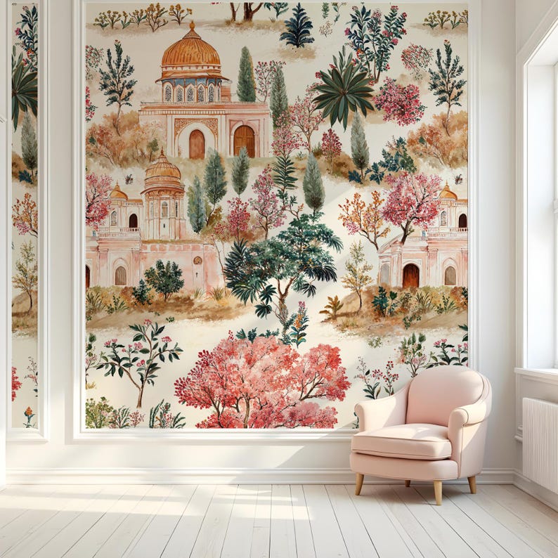 K&ouml;nnte beinhalten: Eine Aquarell-Illustration einer fantasievollen Gartenszene mit rosa und wei&szlig;en Geb&auml;uden, &uuml;ppigen gr&uuml;nen B&auml;umen und leuchtend rosa Blumen. Der Hintergrund ist in einem sanften Cremeton gehalten.