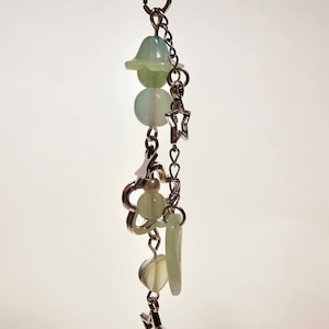 green flower phone charm, handmade cute keychain, cute nature purse charm with jade bead,plant leaf and star keychain, heart, cottagcore,y2k