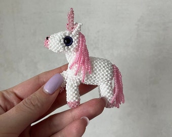 Beading tutorial unicorn. How to make unicorn pdf pattern. Beaded patterns of beaded keychain. 3d Beading animals
