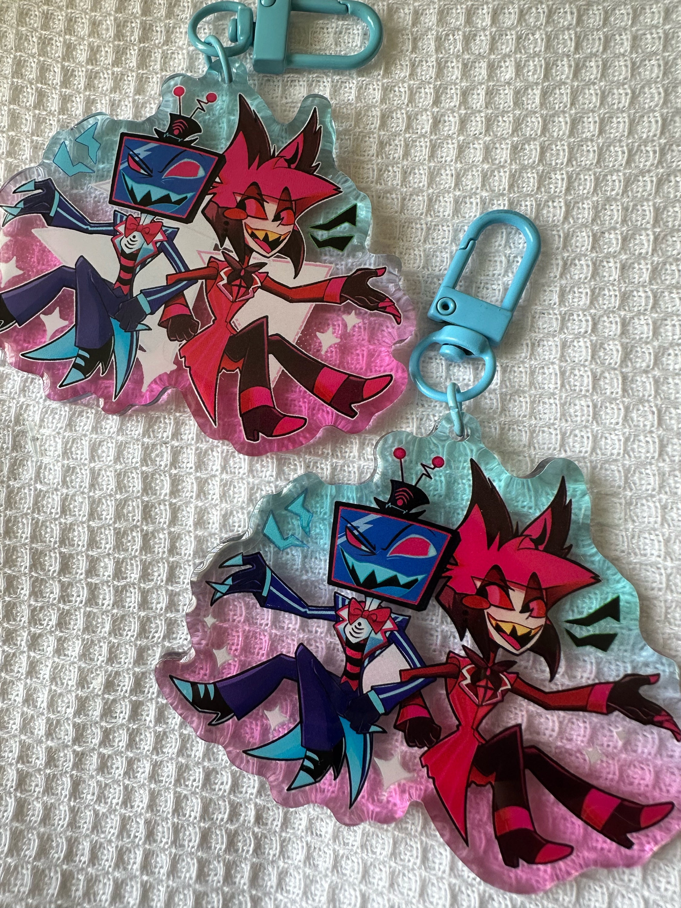 ハズビンホテルのヴォックスとアラスターのキーチェーンチャーム