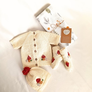 Baby Neutral Gift Set,Mushroom Baby Outfit, Mushroom Sweater and Mushroom Hat,Baby Muslin and Waffle Organic Blanket Set,Personalized Gifts