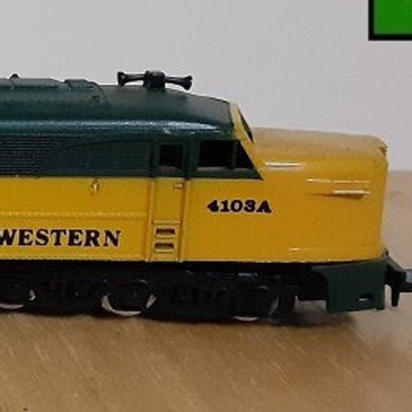 Collection of Vintage Chicago & Northwestern N Gauge Passenger Line Engines and Cars