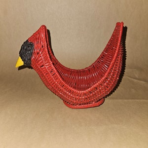 Cesta de mimbre cardenal vintage, ratán de pájaro rojo, rojo con cara negra y pico amarillo, decoración vintage, 8,5 x 3,75 pulgadas