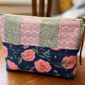 Handmade Quilted Zipper Pouch w/ lining and inside pocket, cosmetic bag, accessories bag, travel pouch. Medium size.