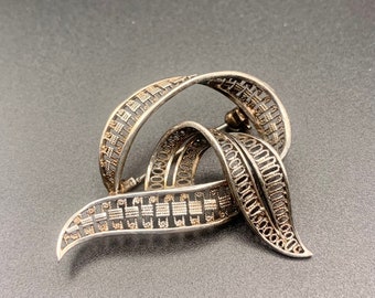 Silver Brooch, Ribbon design brooch, vintage jewellery, Sterling Silver Brooch, Abstract, gift, collectible.