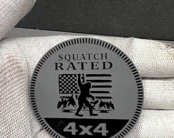 Squatch定格4x4エンブレム、アメリカ国旗車フェンダーバッジ（2個セット）