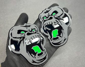 Emblemas personalizados de gorila enojado para autos (2) Multicolor, con ojo y lengua. Para guardabarros. Estilo agresivo, deportivo, para autos, camionetas, crossovers, SUV y 4x4 Dodge.
