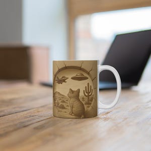 Taza con diseño de gato del desierto y ovni, taza de café con gato alienígena del suroeste, taza rústica bohemia de ciencia ficción, taza de 325 ml (11 oz).