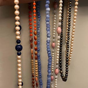 Vintage Beaded Necklace: Elegant Statement Jewelry