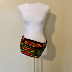 Riñonera con estampado africano Kente, color amarillo, verde y rojo, bandolera, diseño geométrico