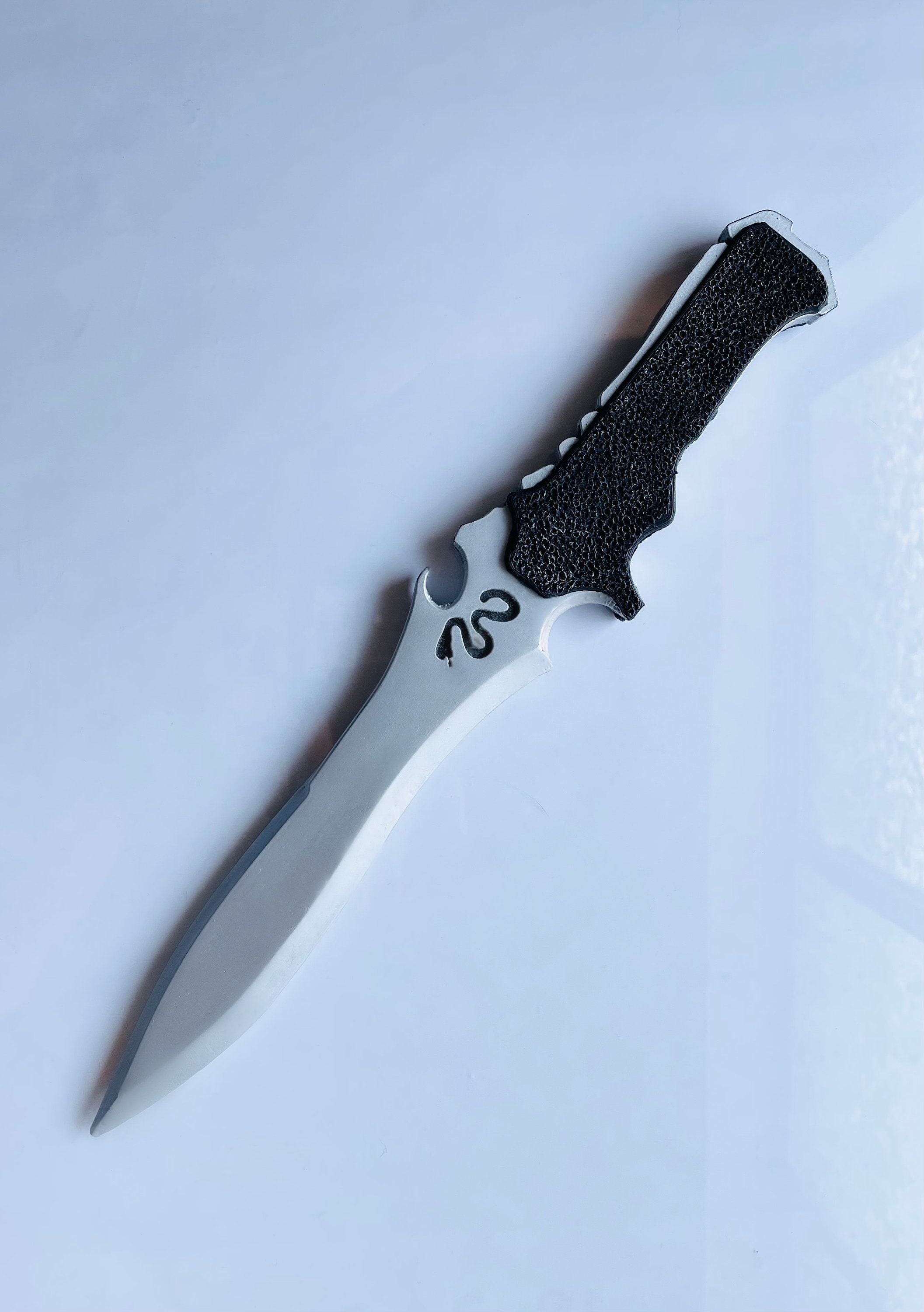  VIKINGSHUB Custom Handmade 5160 Spring Steel Resident Evil 4  Jack Krauser Full Tang Knife, Hunting knife, Gaming Knife, Giant Version :  Sports & Outdoors