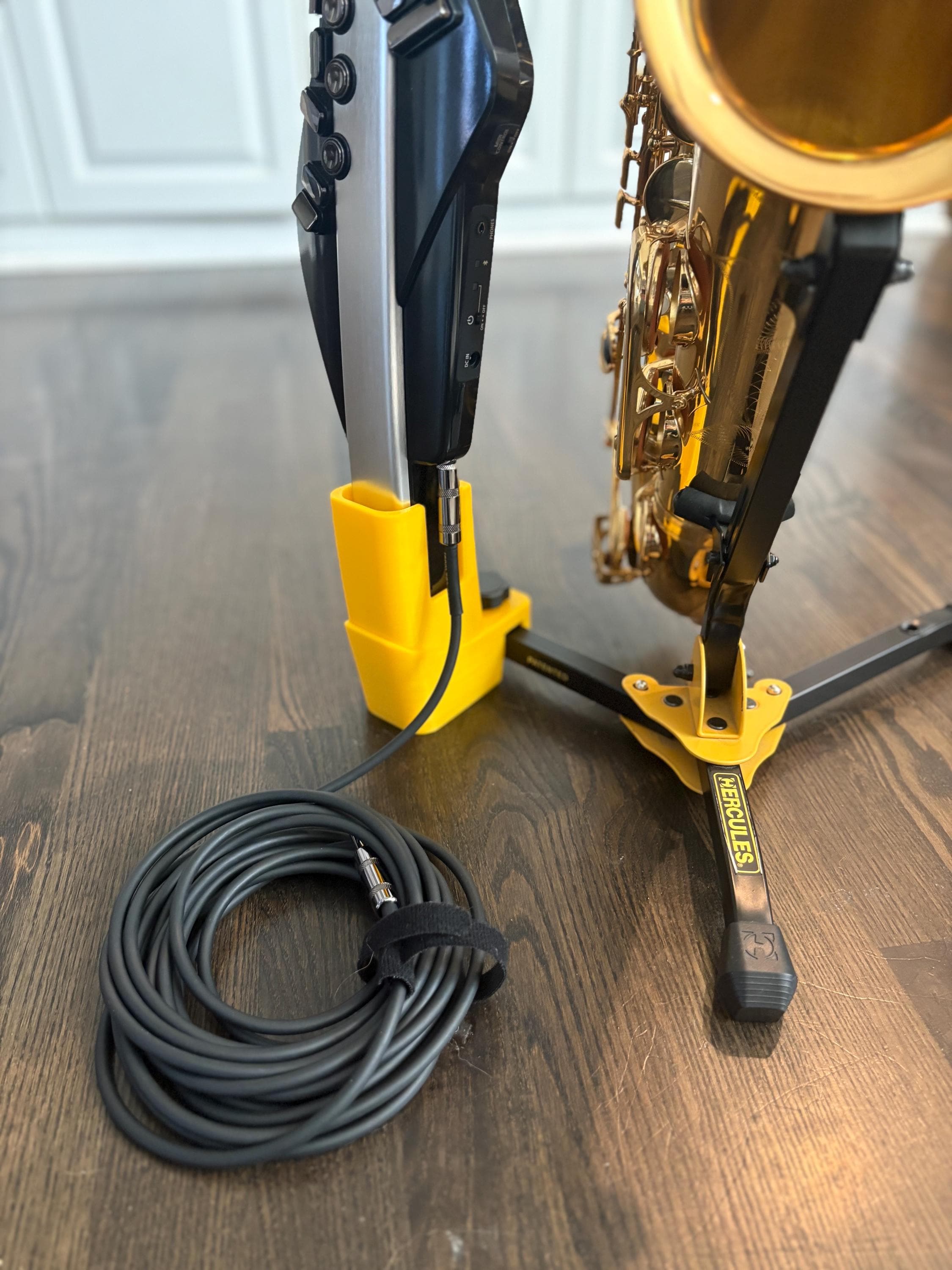 Mysic Stand Hercules Stands DS530BB Alto/Tenor Saxophone Stand With Bag,  Adjustable Alto Sax Stand, image size:2250x3000