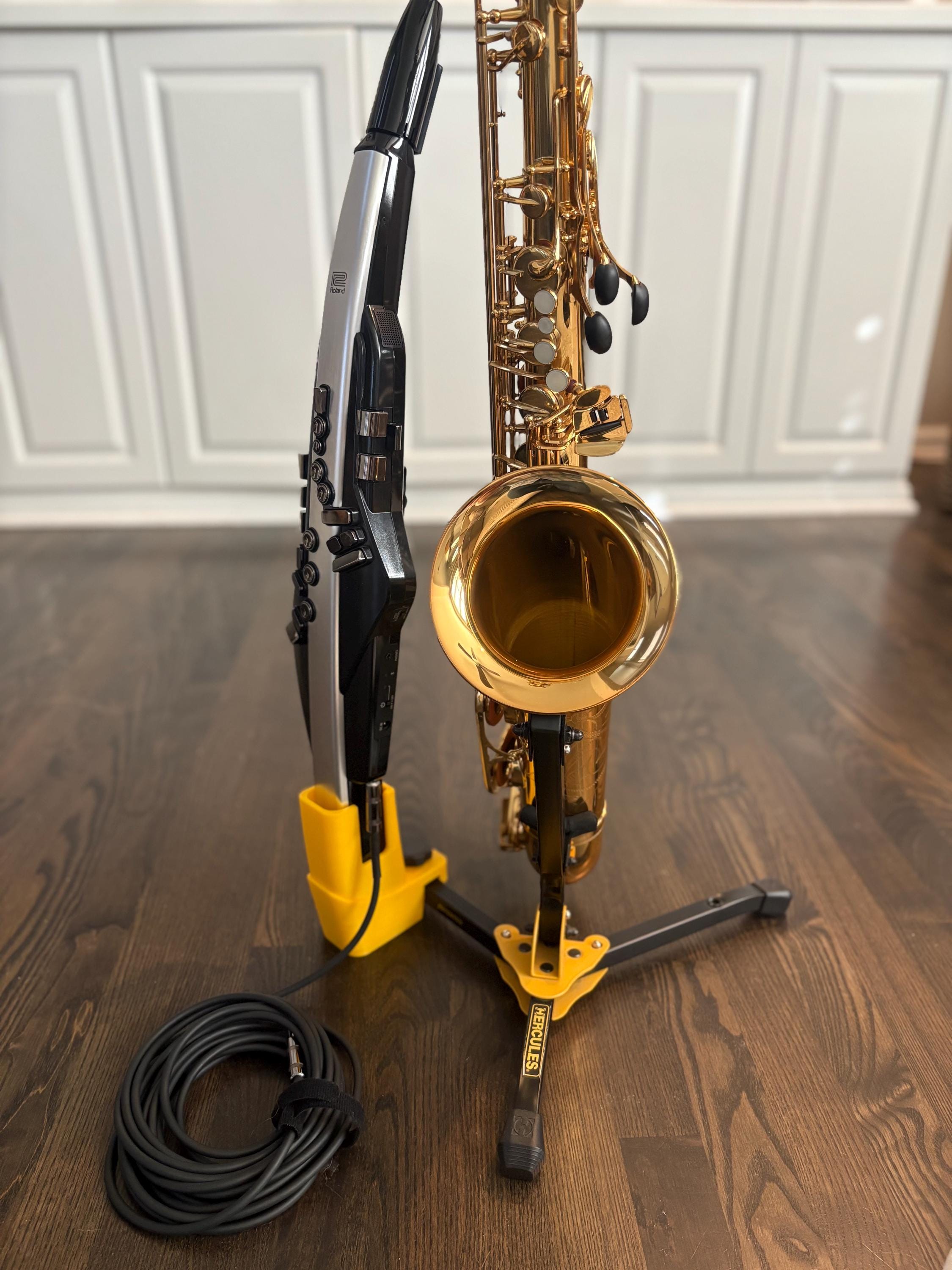 Anyone know of a good playing stand for Bari? : r/saxophone, image size:2250x3000