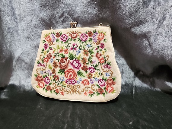 1950s Embroidered Flower Purse - image 2