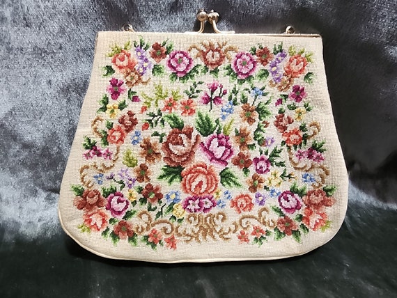 1950s Embroidered Flower Purse - image 4